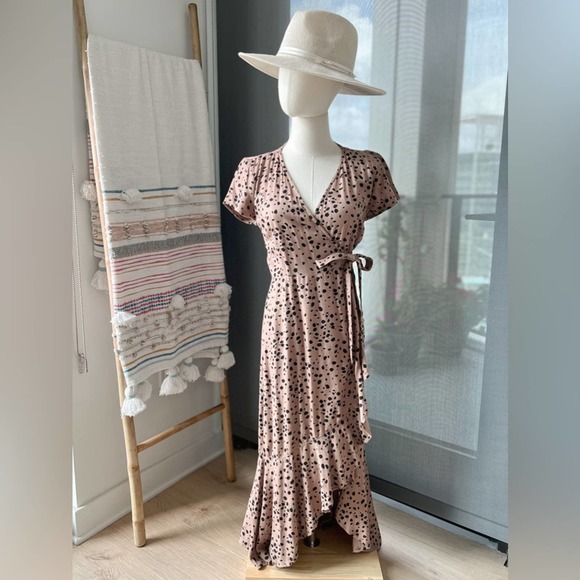 Abercrombie & Fitch Dresses & Skirts - Abercrombie & Fitch Brown Black Printed Midi Wrap Dress Women’s Size Small